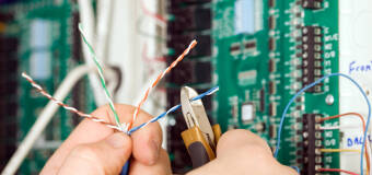 Dlaczego usługi elektryczne warto powierzyć firmie CK Cezary Kulesza?