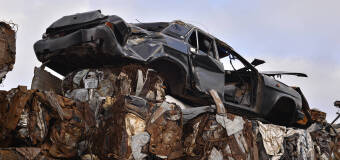 Złomowanie aut powypadkowych w ofercie firmy Dromader – sprawdź, czemu warto wybrać tą stację demontażu pojazdów! 