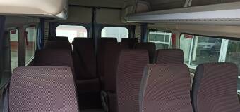 Jakie udogodnienia znajdują się w busach pasażerskich firmy Darpol-Tex i w jakim celu można je wynająć?