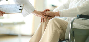 Profesjonalna opieka nad osobami starszymi w ośrodku Serce na Dłoni Karola Mirowskiego z Łodzi