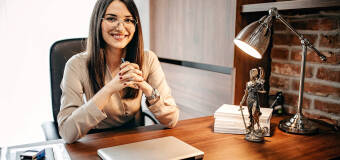 Czym jest opinia prawna i kiedy się ją sporządza? Kancelaria radcy prawnego Aliny Sarackiej 