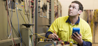  Zmagasz się z ogromnymi opłatami za energię elektryczną w swojej firmie? Zgłoś się o pomoc do firmy Elektro-Efekt, która pomoże ci zoptymalizować koszty energii.