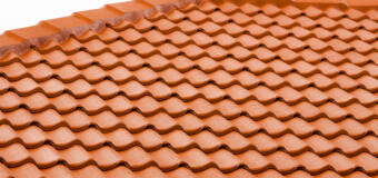 Dachówki ceramiczne czy blachodachówki? Poznaj opinię specjalistów z firmy Szwagier-Dachy z Łebuni