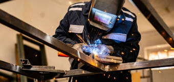 Na czym polega spawanie metalu i jakie metody spawania wykorzystuje firma Metal Service?