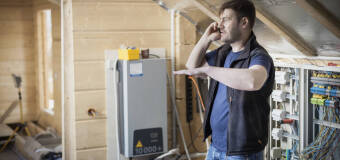 Kiedy warto zdecydować się na wymianę instalacji elektrycznej? Poznaj ofertę firmy Instalacje Elektryczne Paweł Świstak!