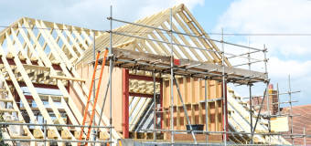 Co warto wiedzieć o więźbie dachowej? Rodzaje i materiały z fachowcem z Tartaku Voy-Tec