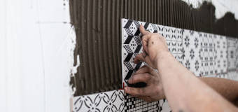 Planujesz płytki w łazience? Skorzystaj z fachowej pomocy Zakładu Remontowo-Budowlanego Jacek Skrzynecki