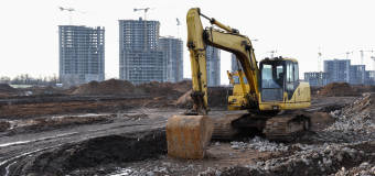 Robin Zmechanizowane Roboty Ziemne: Kiedy zdecydować się na niwelację terenu?