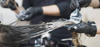 Pracownia Fryzjerska Adrianna Kuźma: Farbowanie włosów u fryzjera