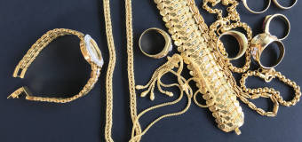 Jak należy czyścić złotą biżuterię? Posłuchaj porad od Jubilera Ella