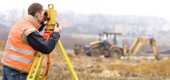 Podział działki przez geodetę – o czym należy pamiętać? Poznaj ofertę firmy Unigeo! 