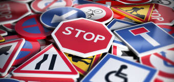 Które znaki drogowe są najważniejsze?