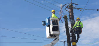 Na czym polega nadzór nad pracami elektroenergetycznymi oferowany przez firmę Szymona Dybickiego? 