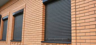 Rolety zewnętrzne i żaluzje fasadowe – produkty firmy A-System