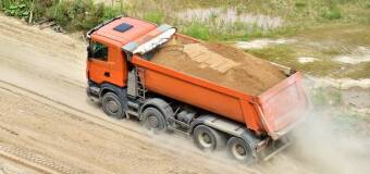 Sprawdź, co warto wiedzieć o transporcie materiałów sypkich - Dawtrans Usługi Transportowe Dawid Zając