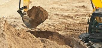 Jak formuje się wzniesienia na działce budowlanej? Tom-Trans Tomasz Głąb