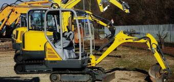 Wykorzystanie koparki w pracach ziemnych i budowlanych – oferta firmy Raz Dwa