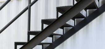 Schody metalowe – nowoczesne i funkcjonalne rozwiązanie w Twoim domu z firmą Metaloplast