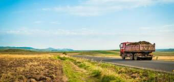 Co zrobić z ziemią pozostałą po wykopach? Skorzystaj z pomocy firmy Usługi Transportowo-Handlowe Grzegorz Adamczyk