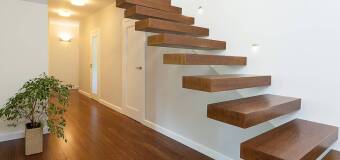 Nowoczesne schody półkowe - Pracownia stolarska Wood-Art