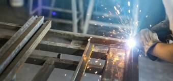 W jaki sposób spawa się konstrukcje stalowe? Firma Fphu Daniel