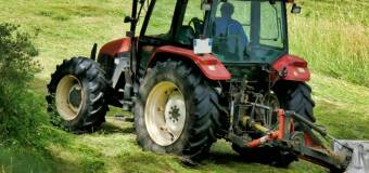 Awaria maszyny rolniczej w trakcie pracy – gdzie szukać pomocy? Kalchem
