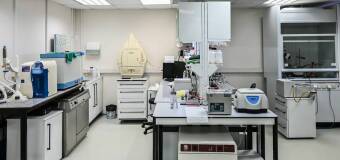 Kwalifikacja komór klimatycznych z firmą Iwochem: jak zapewnić optymalne warunki dla badań?