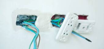 Ekspert z Elektrom wyjaśnia: jak bezpiecznie poprowadzić instalacje natynkowe?