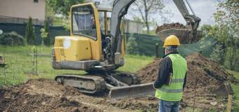 Poznaj zakres usług minikoparką Marecki Transport ciężarowy