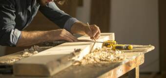 Zalety elementów wykończeniowych wykonanych z drewna - Drew-Mar Pracownia stolarska