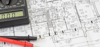 Co składa się na projekt instalacji elektrycznej i komu zlecić jego wykonanie?