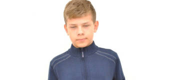 Garderoba najmłodszych – jakie sweterki dla dzieci powinny się w niej znaleźć?