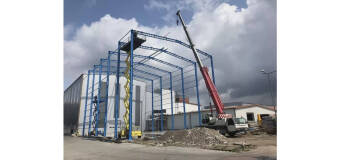 Korzyści z wynajmu maszyn dźwigowych dla małych firm budowlanych | Zam-Dźwig