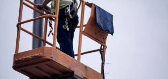 Demontaż oświetlenia drogowego – Dźwigi Sulewski