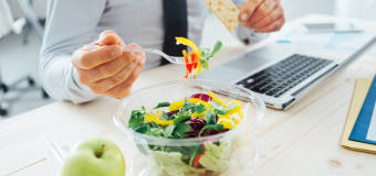 Obiady pracownicze – jaką mogą mieć formę?