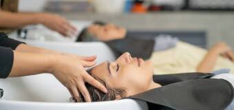 Strzyżenie i pielęgnacja włosów w Two Sisters