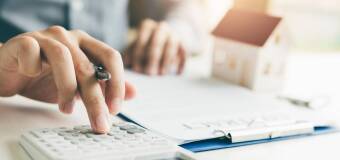 Wybór polisy ubezpieczeniowej – kluczowe wskazówki