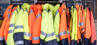 Jak możemy wybrać odpowiednią kurtkę roboczą?
