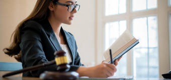 Kiedy warto skorzystać z usług kancelarii adwokackiej?