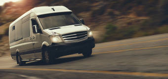 Dlaczego warto podróżować za granicę busem?