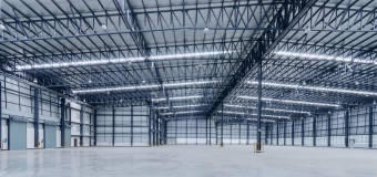 Jakie są zalety i zastosowanie konstrukcji stalowych?