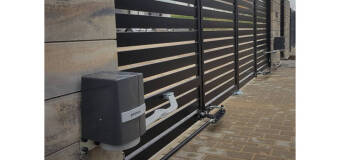 Brama przemysłowa z napędem dedykowanym - jakie są zalety i zastosowania? | Beninca Polonia