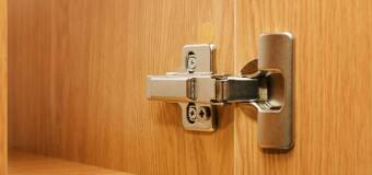 Zawiasy meblowe – klucz do funkcjonalności i estetyki