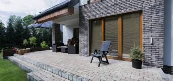 Układanie kostki brukowej – klucz do pięknego tarasu