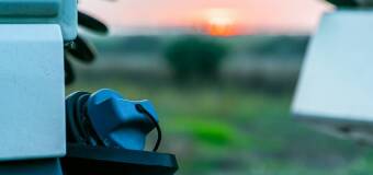 Akumulator żelowy 100Ah – idealne zasilanie do kampera