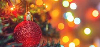 Bombki choinkowe – historia i nowoczesne trendy