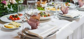 Zrównoważony catering okolicznościowy – ekologiczne rozwiązania