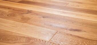 Podłogi drewniane – naturalne piękno w Twoim domu