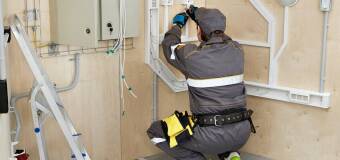 Montaż instalacji elektrycznej w obiektach przemysłowych