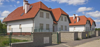 Wady i zalety ogrodzenia z klinkieru